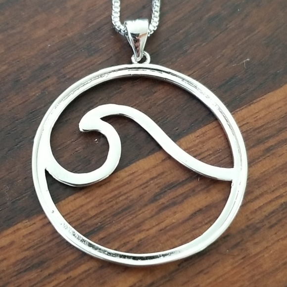 Beachy Wave Necklace - Picture 5 of 6